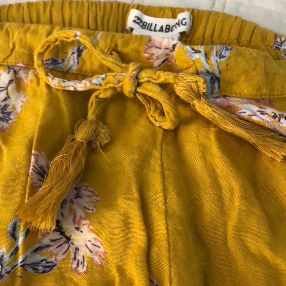 Billabong Sea Dunes Printed Woven Shorts - Picture 7 of 8